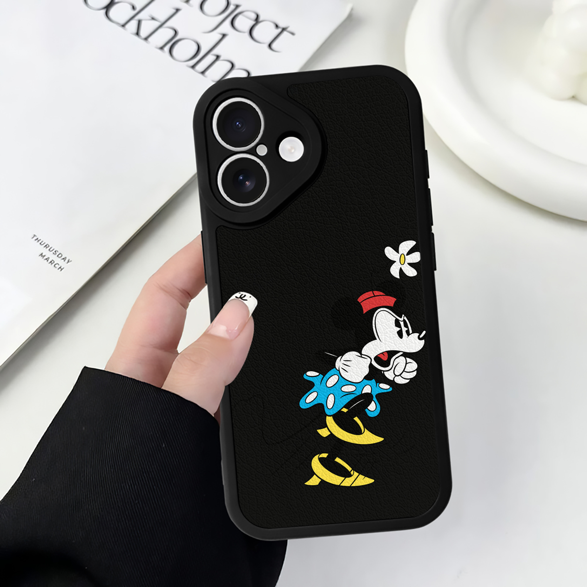 （画像用） ミッキーマウス Mickey Mouse 【iPhone 16シリーズ対応】シリコンスマホケース（レザー調） 材質：シリコン